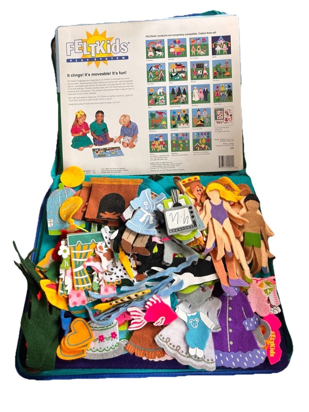 FELTkids Take Along Tote HUGE LOT 150+ Pieces Boards Dress Up Scenes Set